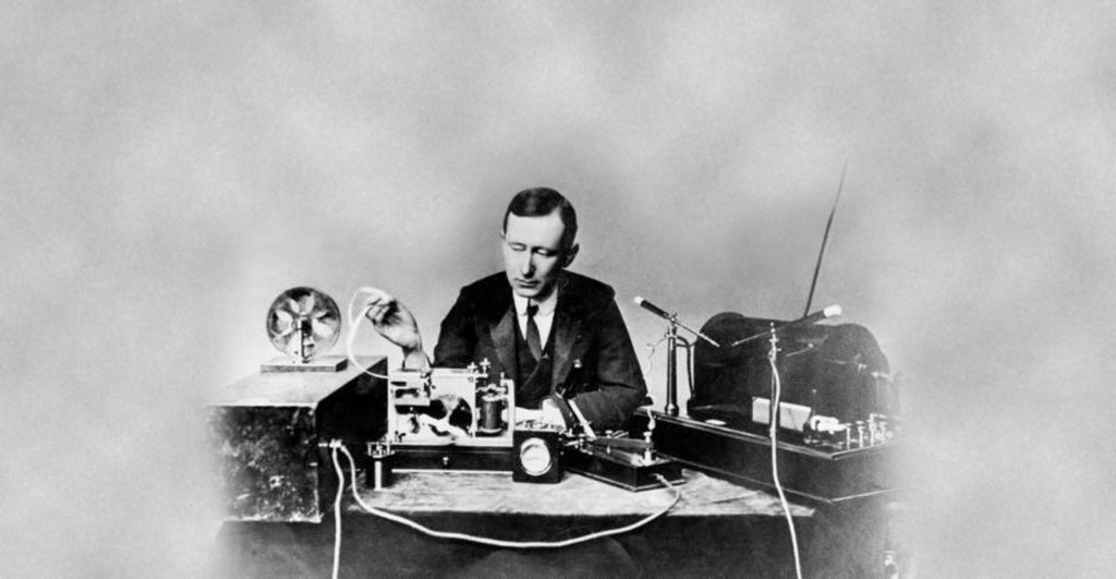 История изобретения и развития радиосвязи