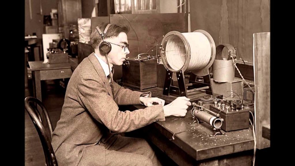Развитие радиосвязи в 20-м веке